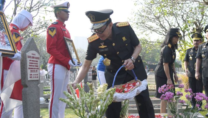 Kenali Sejarah dan Pengabdian Pahlawan: Menghargai Jasa Mereka untuk Kemajuan Negeri