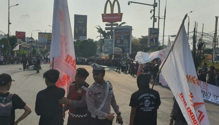 Ratusan Aktivis Mahasiswa Gelar Protes Kawal Keputusan MK 2