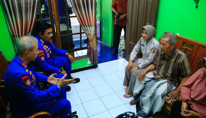 Kado Alumni Akpol 91 Bhara Daksa dalam Rangka 33 Tahun Pengabdian ke Pengasuh saat Taruna 2