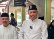 Paslon Ridho Tri Adhianto dan Bobihoe Ziarah ke Makam Ulama Besar Bekasi “KH Noer Ali