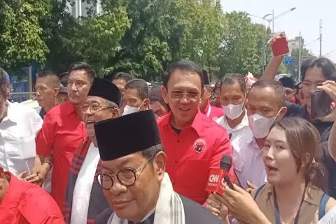 Teriakan Pendukung Menggema Memanggil Nama Ahok Saat Parade Ke KPU