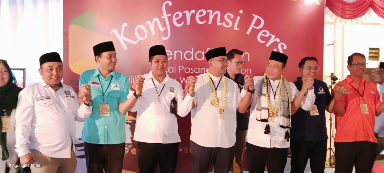 Resmi Mendaftar, Pasangan Farhan Erwin Siap Ikuti Ketentuan KPU dan Bawaslu