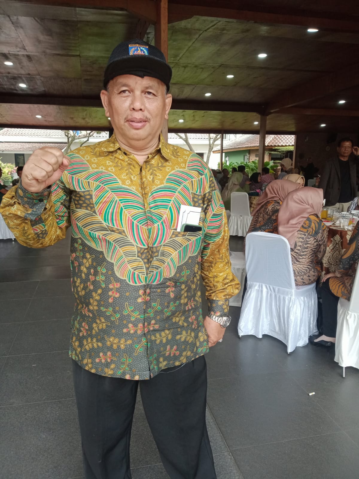 Rasmal Sikumbang Ketua RT 06 RW 01, Mekarjaya Kecamatan Sukmajaya kota Depok. (dok. Harianesia.com)