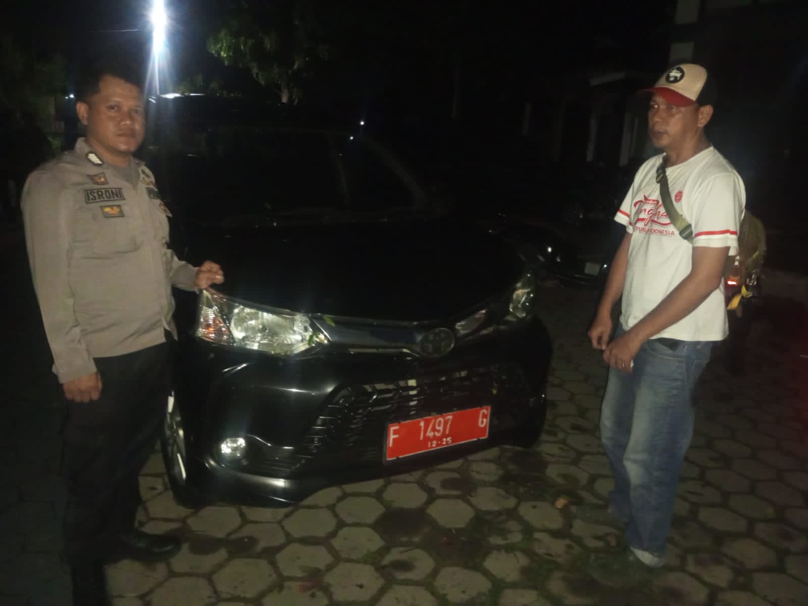 Polsek Leuwiliang Cek Lokasi TKP Akibat Terjadinya Musibah Bencana Alam Pohon Tumbang 2
