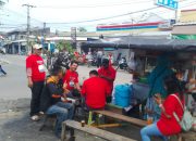 800 Nasi Kotak Dalam Sekejap Pada Gelaran Jum’at Berkah Relawan Mahfudin dan pengurus PAC Kecamatan Mauk Kabupaten Tangerang