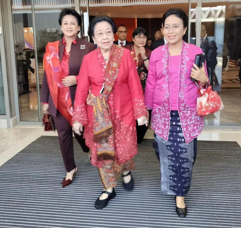 Megawati SoekarnoputriTerima gelar profesor kehormatan di Uzbekistan