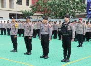Tingkatkan Keselamatan Personel, Kapolres Metro Jakarta Barat Berikan 500 Helm, Rompi, dan Bodycam