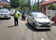 Melintas jalan searah, 2 anak perempuan pengendara roda 2 tertabrak truk tangki