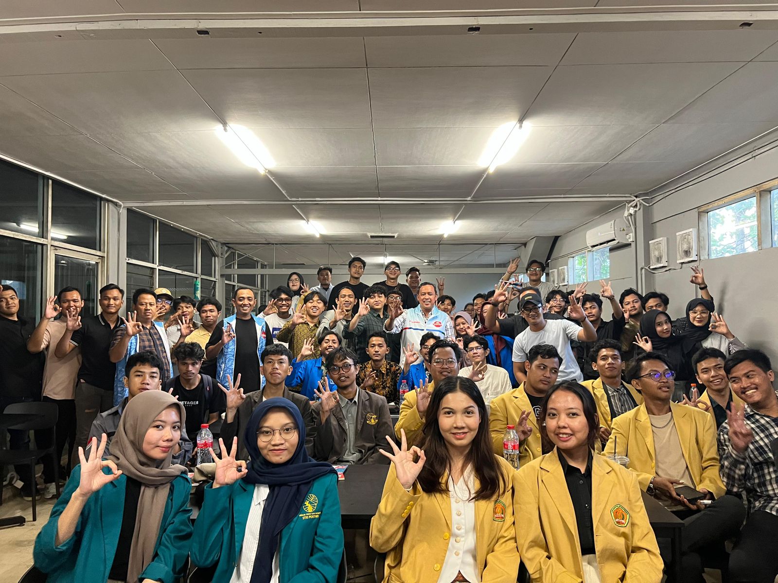 Mahasiswa Kompak Acungi Jempol Tri Adhianto Usai Paparkan Misi-Misi