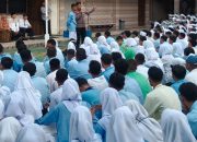 Polsek Cengkareng Gelar Penyuluhan, Dorong Pelajar SMA Anida Jauhi Tawuran dan Jadi Pelajar Teladan