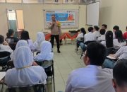 Lewat Police Goes To School, Bhabinkamtibmas Krendang Serukan Pentingnya Jauhi Tawuran dan Bullying di SMK Bina Karya