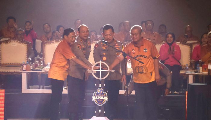 Kapolri Tutup Langsung Turnamen Bola Voli Sekaligus Resmikan Pembangunan Sumur Bor Dan Filtrasi Air Bersih Layak Minum Di Kalimantan Barat 2