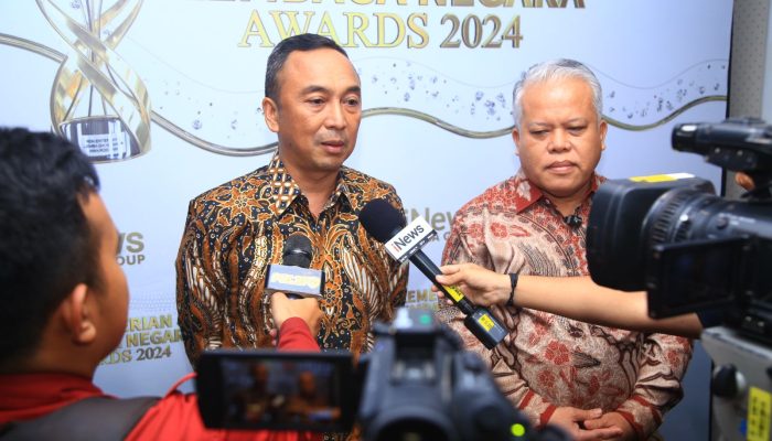 Polri Raih Penghargaan Lembaga Dengan Pelayanan dan Komunikasi Terbaik 2