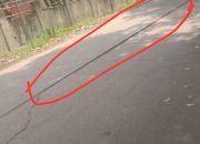 Kembali, Jalan Rusak Jl.Industri Keroncong Jati Uwung Menyebabkan Pengendara Alami Luka Dibagian Kepala