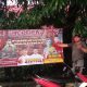 Dodi salah Satu Pengurus Ranting Selapajang, Kec.Neglasari Kota Tangerang Tengah Memasang APK Pilwalkot (Foto: Sabtu 9/11/24)