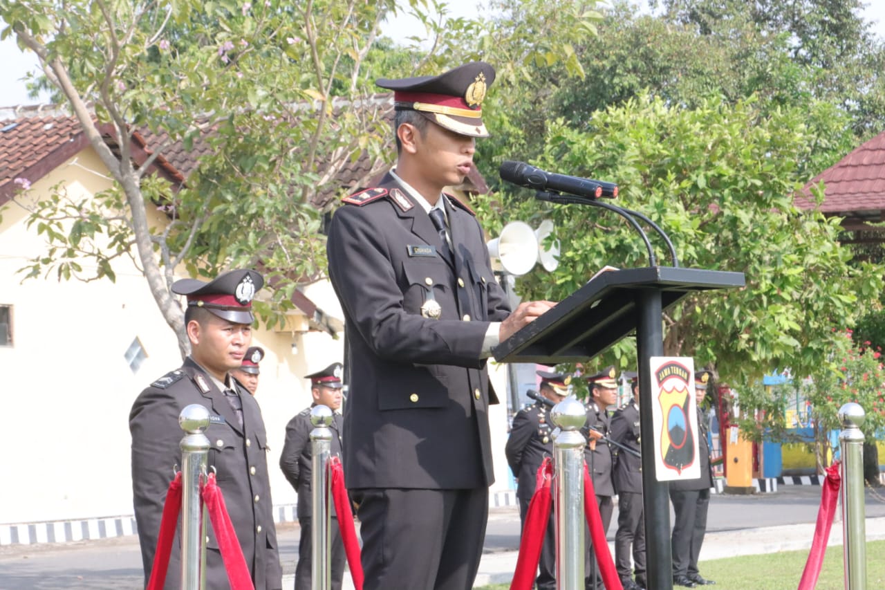 Wakapolres Sragen Pimpin Upacara Hari Pahlawan, Bacakan Amanat Kemensos RI,  Tanamkan Nilai Kepahlawanan Kepada Generasi Penerus Bangsa