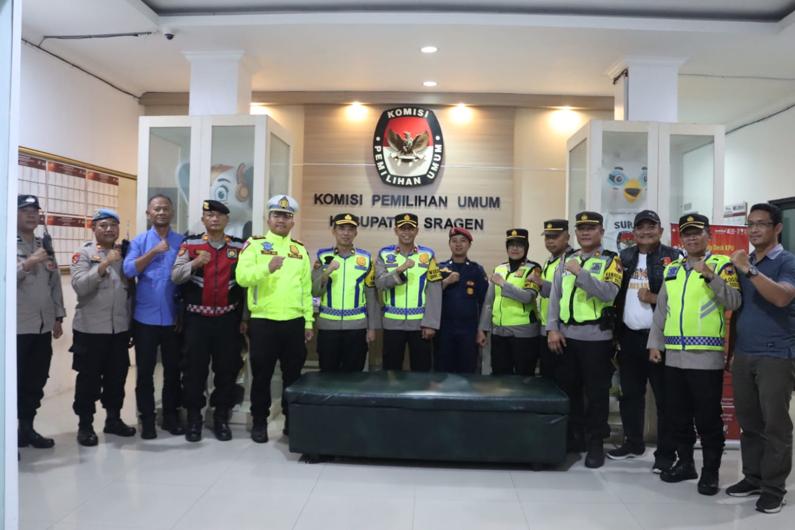 Wakapolres Sragen Pimpin Patroli Skala Besar, Selain Cegah Aksi Balap Liar, Fokus Amankan Obyek Vital KPU dan Bawaslu