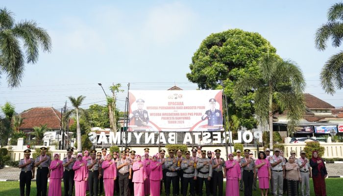 Kapolresta Banyumas Pimpin Wisuda Purnawira Anggota Polri Dan Wredatama PNS Polri 2