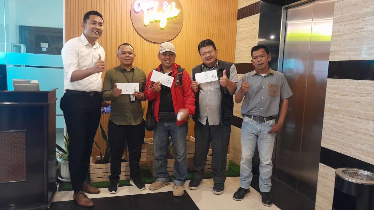 Kolaborasi Media dan Hotel 88 : Lomba Makan Spaghetti Rendang Bawa Kebersamaan