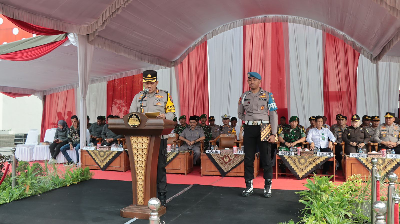 Apel Pergeseran Pasukan Polres Nganjuk, Kapolres Nyatakan Siap Amankan Tahap Pungut Hitung Suara Pilkada 2024