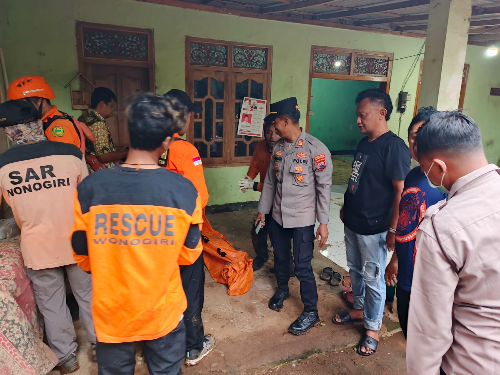 Sehari Dicari, Seorang Kakek Ditemukan Meninggal Dunia di Jurang, Polisi Evakuasi Korban