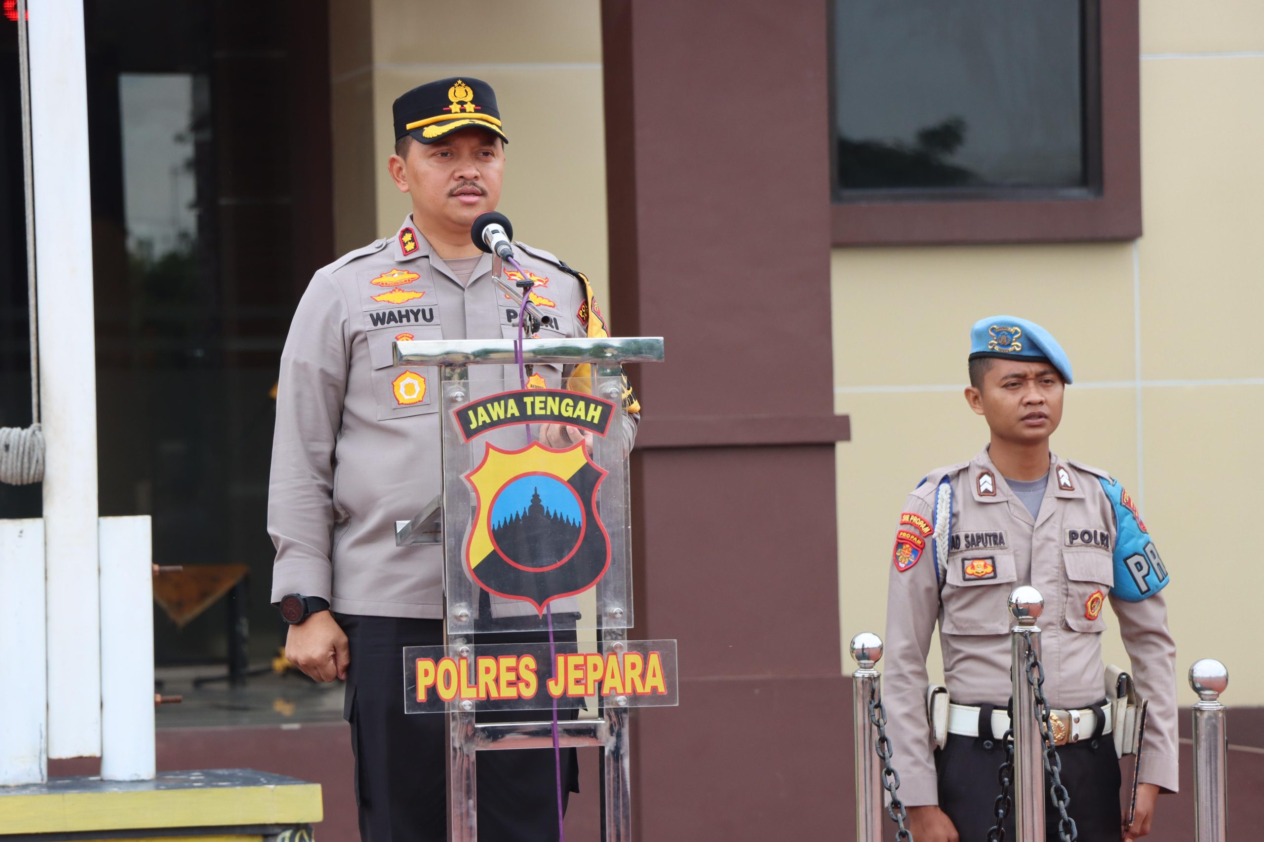 Ambil Apel Jam Pimpinan, Berikut Arahan Kapolres Jepara Pasca Pilkada 2024 kepada Personel
