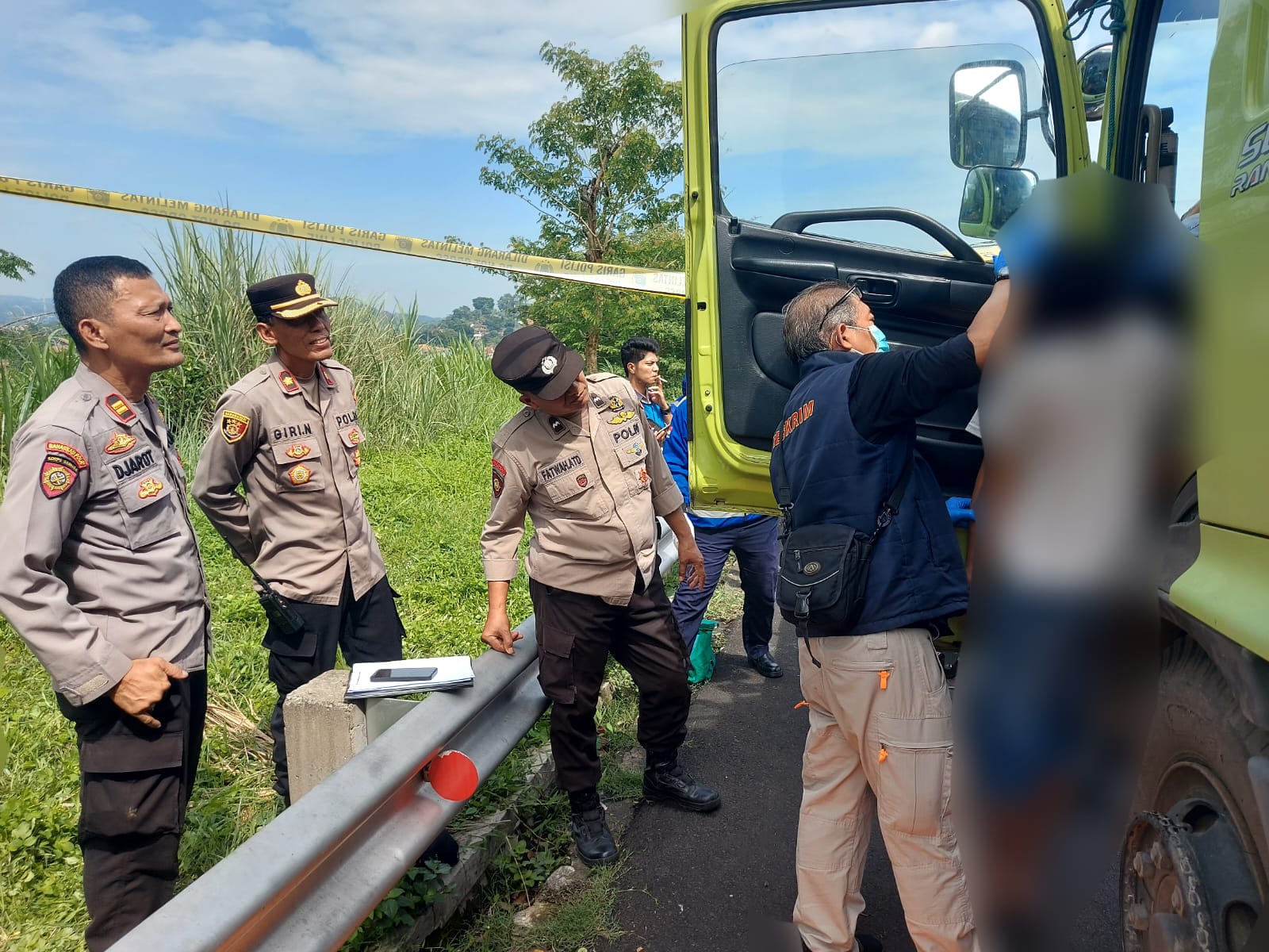 Sedang lakukan kegiatan, Petugas kebersihan Tol Semarang-Solo temukan pengendara Gantung diri