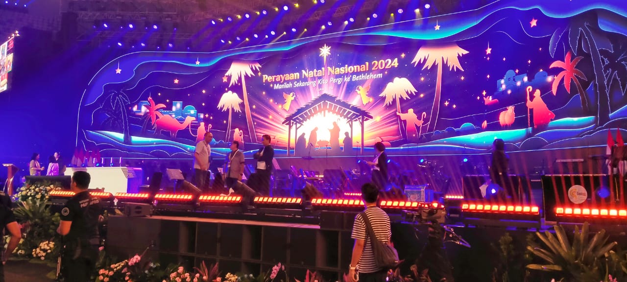 Semarak Persiapan Puncak Perayaan Natal Nasional 2024 di GBK Arena
