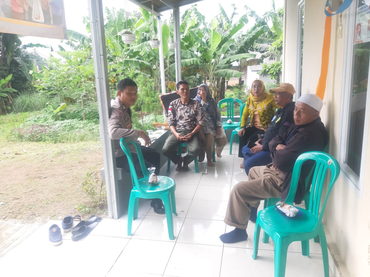Bhabinkamtibmas Wilayah Hukum Polsek Tamansari Desa Tamansari Giat Cooling Sistem Silahturahmi Tokoh Masyarakat Beri Pesan Kamtibmas