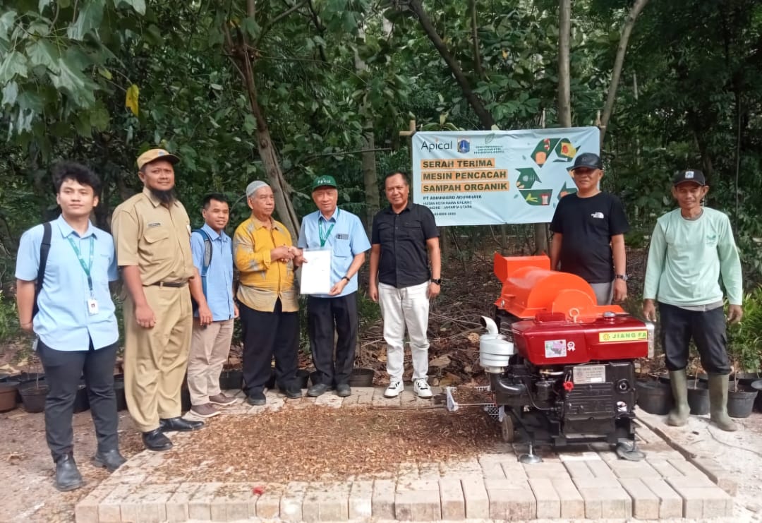 Apical Wujudkan Pengadaan Mesin Pencacah Daun Sampah Organik Untuk Hutan Kota Rawamalang Jakarta Utara