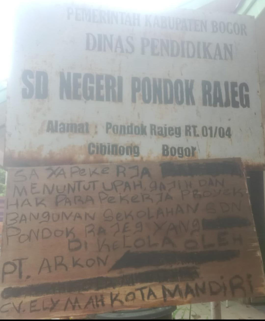 Pekerja Harian Lepas Di SDN Pondok Rajeg Cibinong Unjuk Rasa Tuntut Upah Kerja