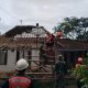 Bersama Relawan, TNI Rehab Rumah Milik Karjo