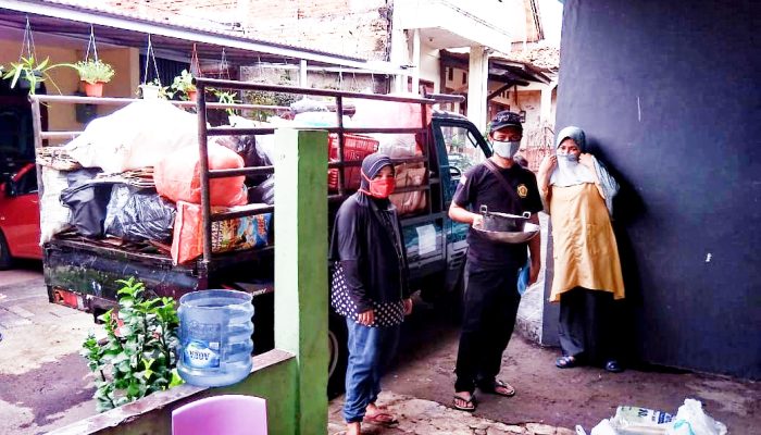 DLHK Diminta Fasilitasi Bank Sampah untuk Wujudkan Semangat Warga Mekarjaya