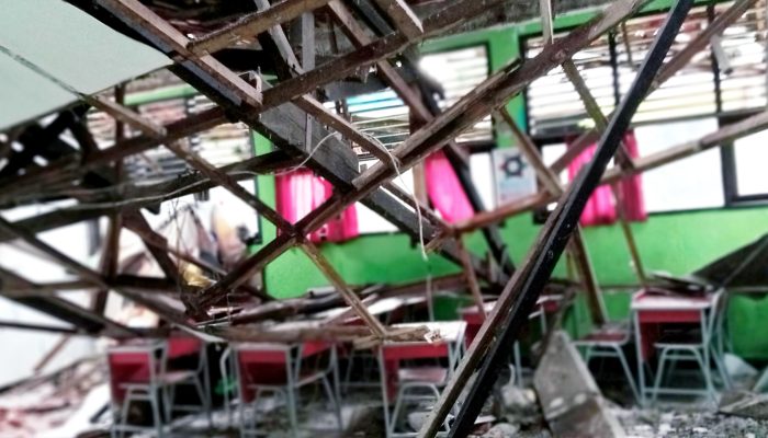 Atap Gedung SDN Mekarjaya 29 Depok Ambruk, Warga Pertanyakan Kualitas Renovasi