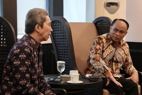 Wali Kota Bogor terpiilh Dedie Rachim saat bertemu Menkop Budi Arie di Jakarta, Senin (10/2/2025). (Tim Dedie Rachim).