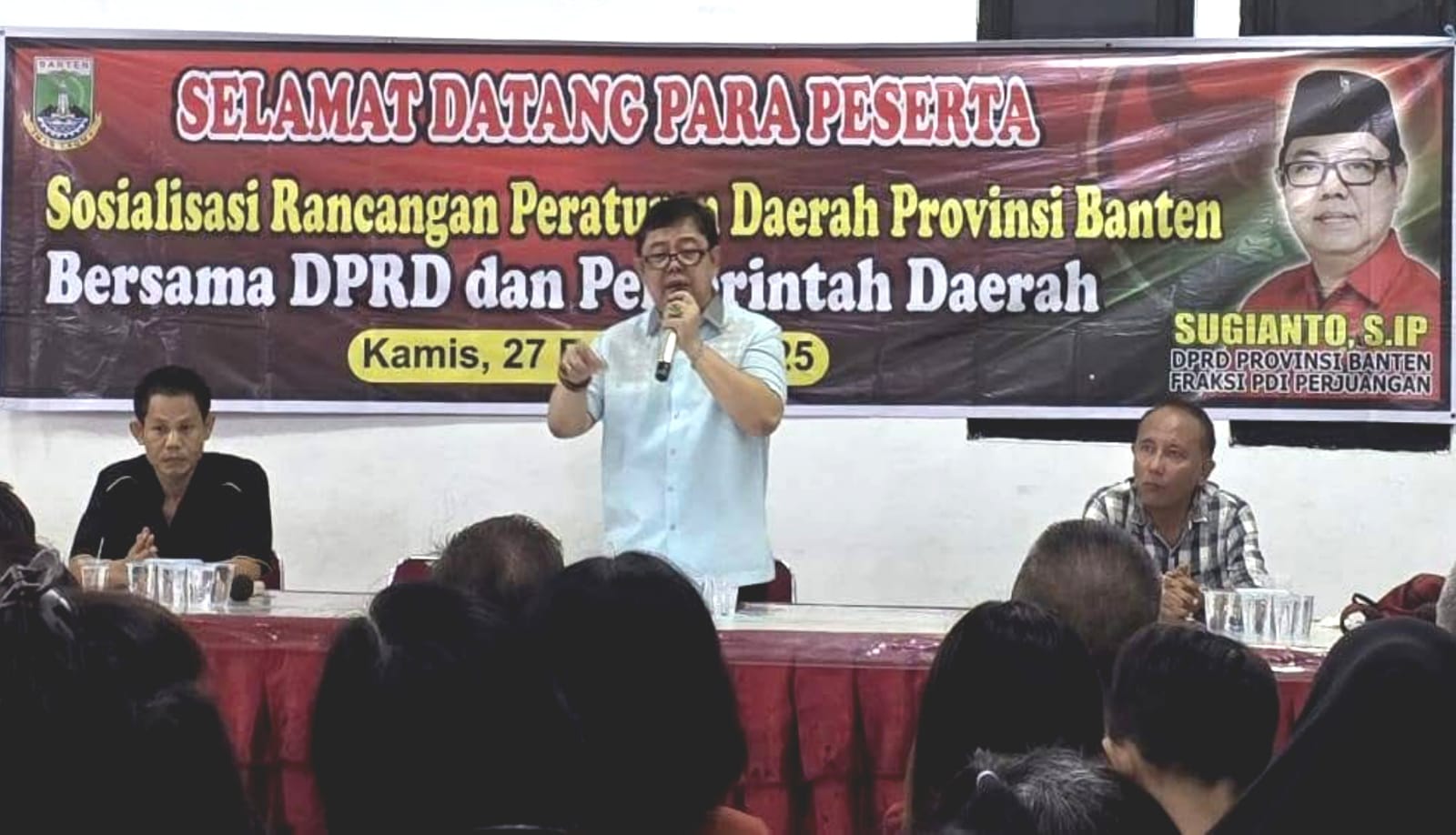 Sugianto,S.Ip.,M.Ip Anggota DPRD Provinsi Banten, Fraksi PDI Perjuangan saat menjabarkan Soal Wawasan Kebangsaan di SOSPER Di Kecamatan Neglasari Kota Tangerang Kamis (27/2/2025).