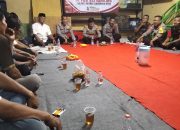 Polsek Jatiuwung Bersama Warga Ngopi Bareng di Balai Warga Perumahan Purati