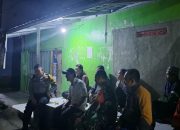 Bhabinkamtibmas Polsek Ciampea Polres Bogor Polda Jabar Bersama Babinsa 2114 Koramil Ciampea, Melaksanakan Kontrol Petugas Ronda Malam, Untuk Sampaikan Pesan Kamtibmas