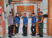 TNI-Polri Bersinergi Patroli Sambang Dengan Warga Masyarakat Desa Kembangkuning Sampaikan Himbauan Kamtibmas
