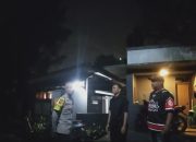 Bhabinkamtibmas Polsek Cisarua Cek Pos Kamling, Sampaikan Pesan Kamtibmas kepada Warga