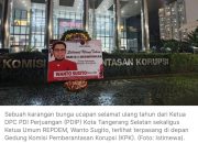 Wanto Sugito Tunjukkan Solidaritas Politik Lewat Karangan Bunga di Depan KPK